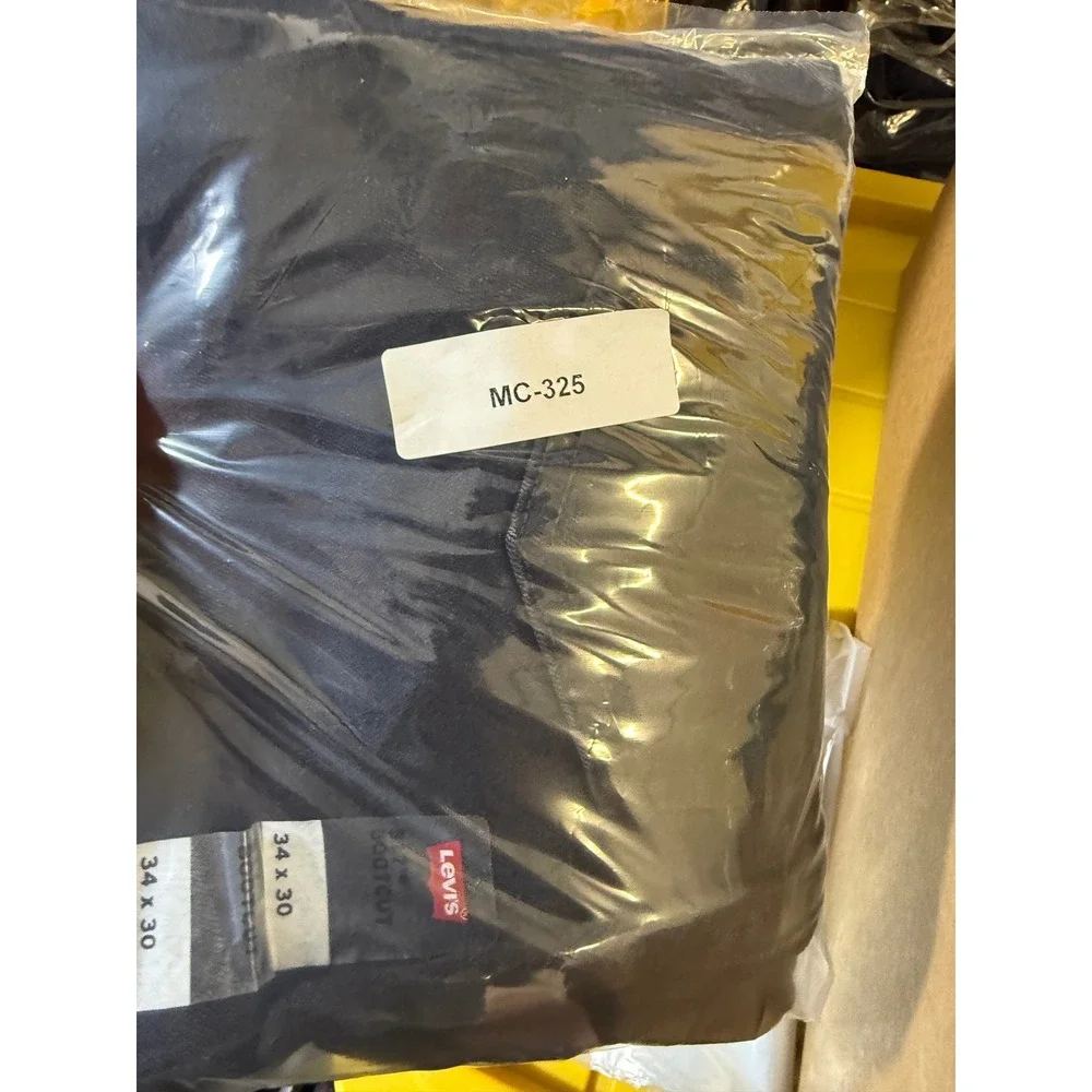 Levi's 517 Bootcut Men Jeans 34x30 Black NWT Slim Fit Denim 00517-3064
